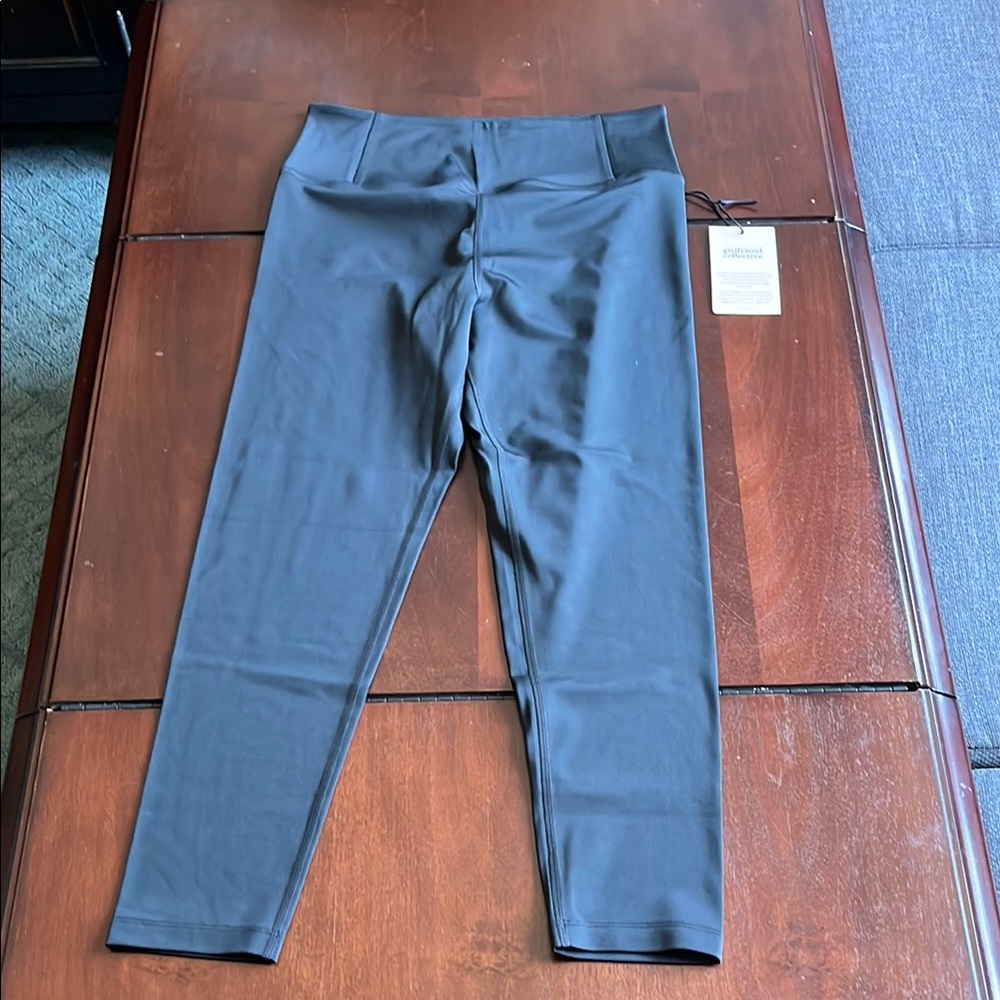 Girlfriend Collective cropped leggings size large